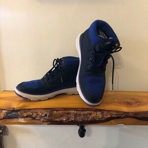 Caterpillar Size 9 athletic high tops